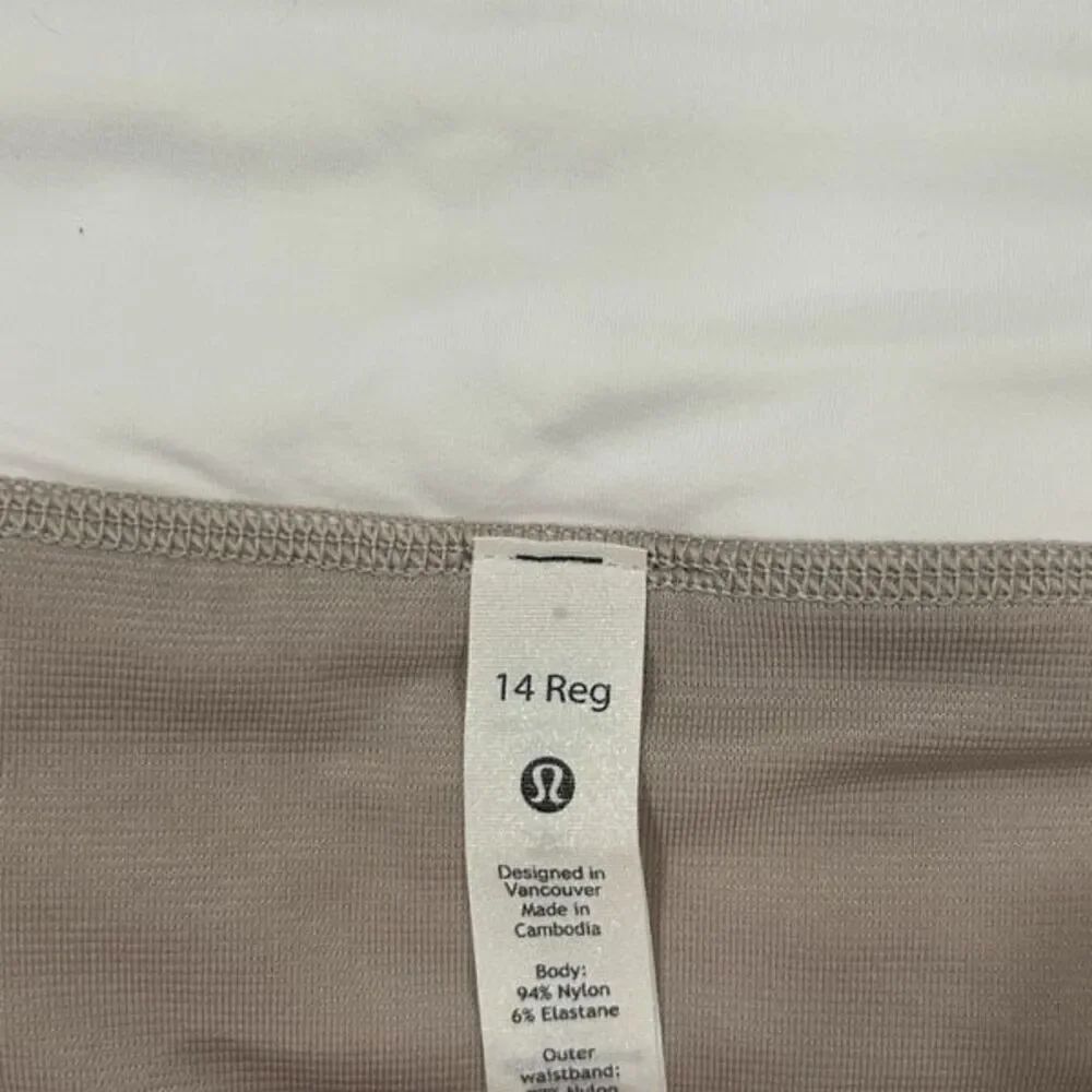 NEW Lululemon Speed Up Shorts 14 - Picture 3 of 4